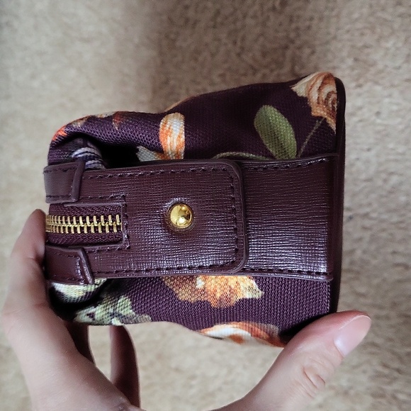 NWT! Floral Burgundy Dropp Kit/Toiletry Bag/Makeup Bag! - Picture 3 of 16
